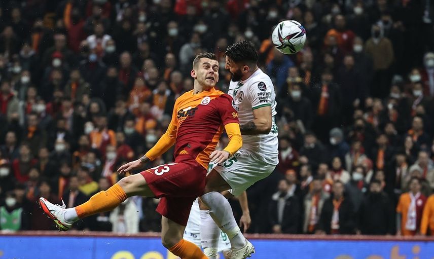 Ahmet Çakar Galatasaraylı Futbolcuları Yerden Yere Vurdu!