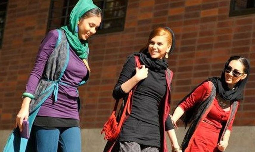 Sokak ortasında davranışlarıyla taktığı başörtüsüne halel getiren kişiler