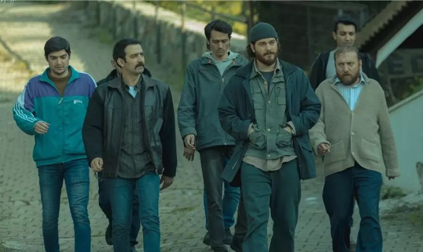Netflix'in yeni Türk dizisi Kübra'ya eleştiri yağmuru: Çağatay Ulusoy Hasan Mezarcı oldu!