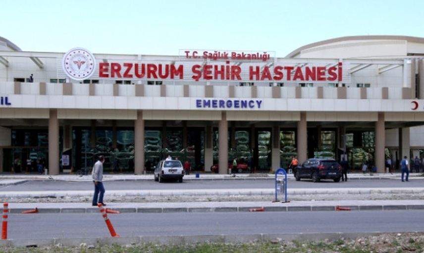 Yerde Bulduğu Cisme Taş Atan Çocuk Yaşanan Patlamada Yaralandı!