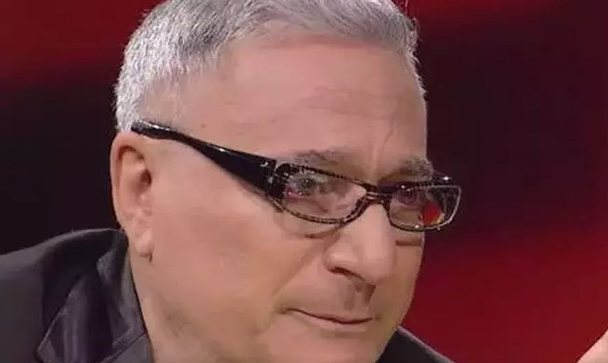 Kendisinden 40 yaş küçük sevgilisiyle gündem olmuştu: Mehmet Ali Erbil Serdar Ortaç’la canlı yayın açıp şarkı dinleyerek hüngür hüngür ağladı