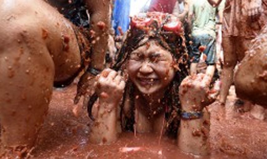 Dünyanın en büyük yemek savaşı: La Tomatino festivali