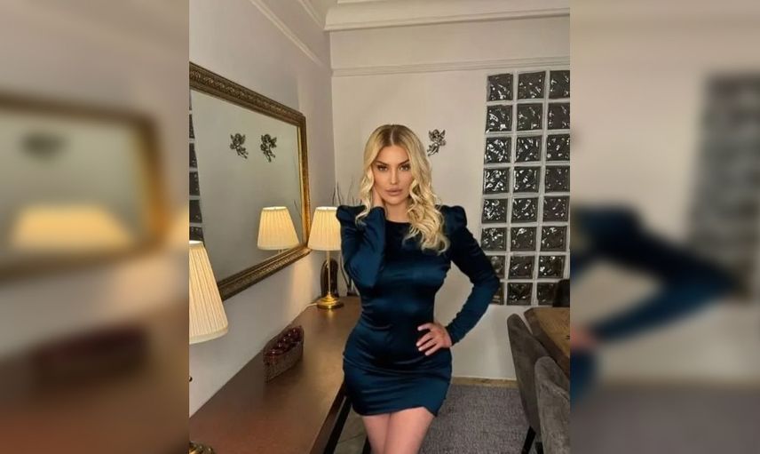 Estetikleriyle gündeme gelen Songül Karlı'dan cüretkar pozlar: Kalça estetiği sonrası süper minisiyle paylaştı!
