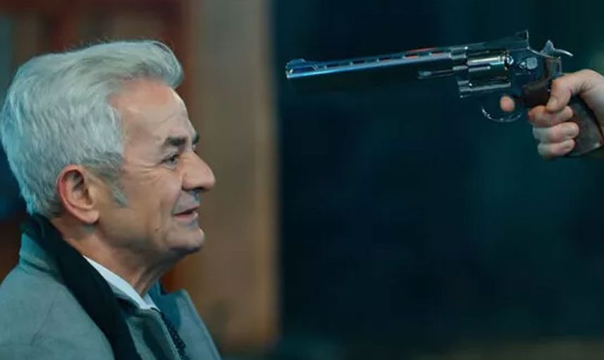 Cem Yılmaz’ın Yeni Projesi Üç Kuruş Dizisinin Seyrini Değiştirdi: Zafer Algöz Diziden Ayrıldı