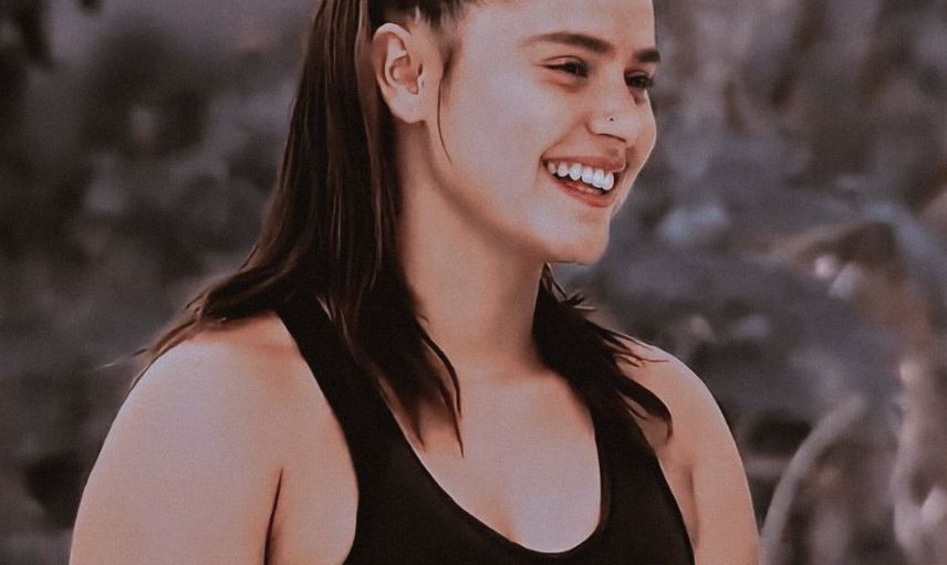 Survivor Ayşe Mini Şortuyla Görüntü Paylaştı Yer Yerinden Oynadı
