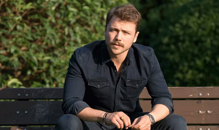 Tolga Sarıtaş Kimdir?