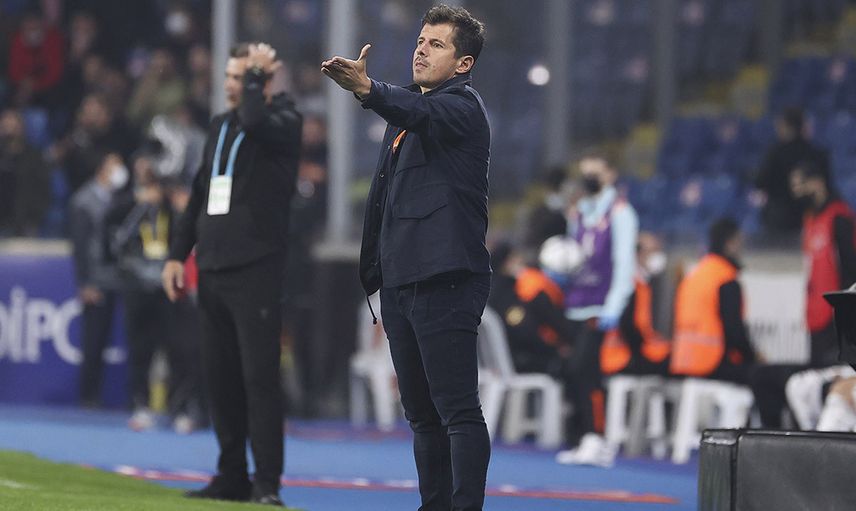 Emre Belözoğlu, Beşiktaş Galibiyetiyle Başakşehir Kariyerine Etkili Başladı!