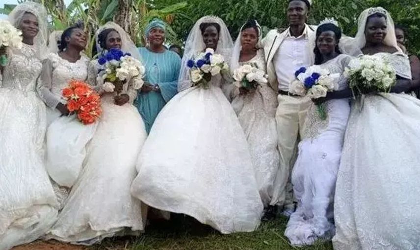 Uganda'da akıllara zarar düğün! 7 kadınla aynı anda dünyaevine girdi