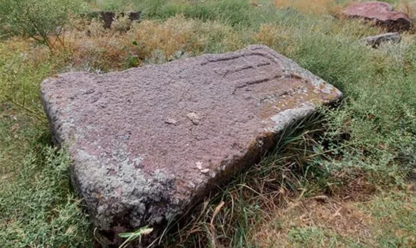 Ankara'da Ermeni mezarlığını defineciler tahrip etti