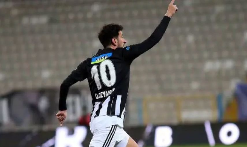Beşiktaşlı Oğuzhan Özyakup'a Medipol Başakşehir Talip Oldu!