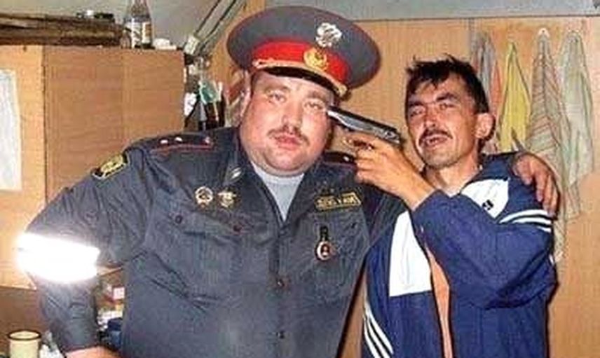 Karısını Sevgilisiyle Basınca Dehşet Saçtı! Eline Makineli Tüfeği Aldı Ve... Korkunç Görüntüler Saniye Saniye Kaydedildi!