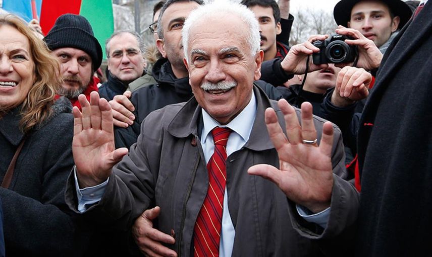 Sözlerden sonra kahkaha attı