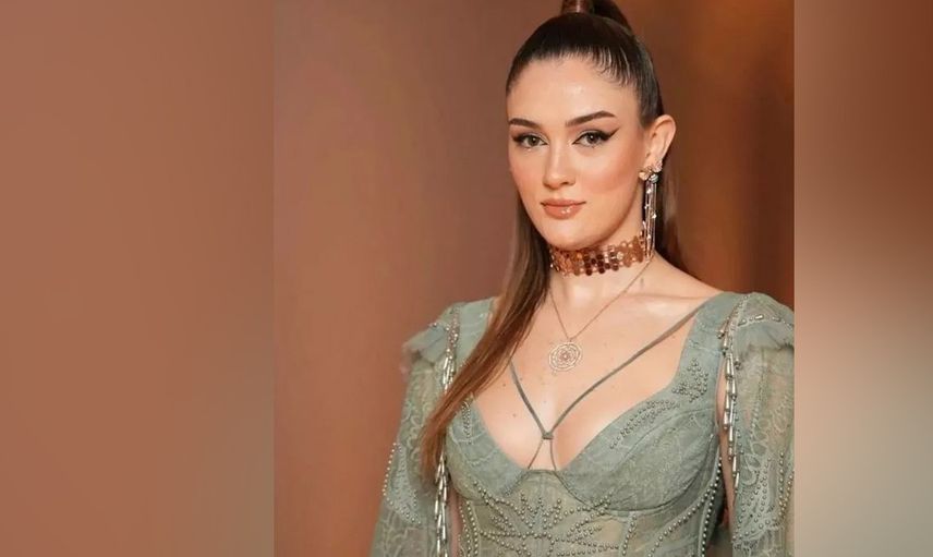 Milli voleybolcu Zehra Güneş ödül töreninde giydiği kıyafetle ağızları açık bıraktı