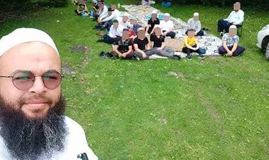 Kocaeli'de Bir Hoca Sana Eşcinsel Cin Kaçmış Diyerek Bir Gence Tacizde Bulundu