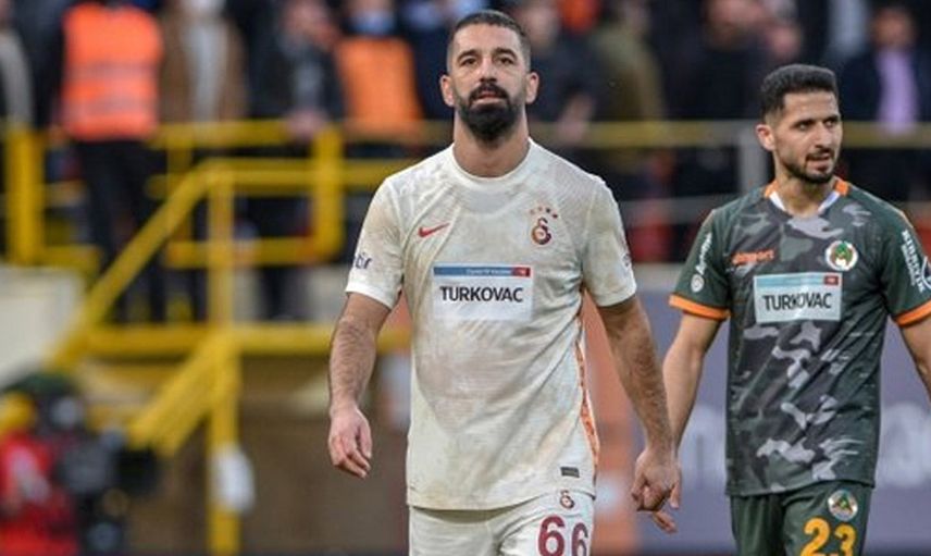 Galatasaray Teknik Direktörü Domenec Torrent Emre Akbaba'nın Transferi Hakkında Kritik Karar Aldı!