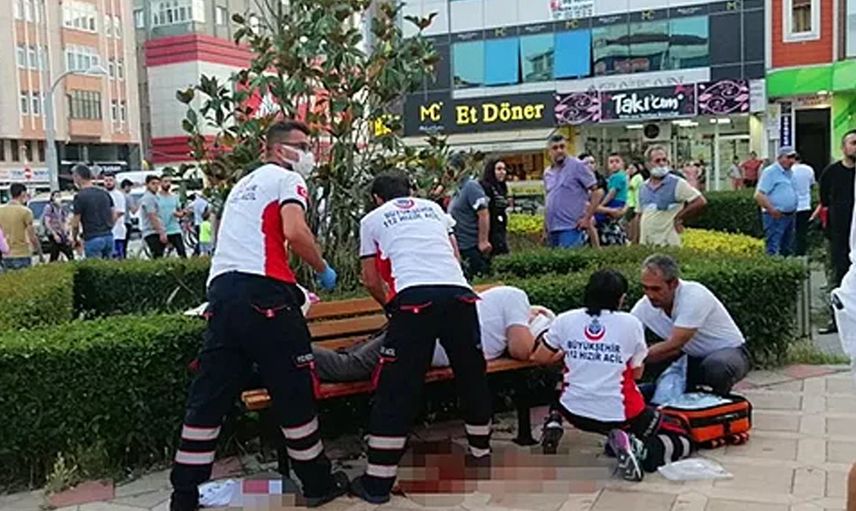 Seyyar Satıcı, Maskesiz Hapşıran Adamı Bıçakladı