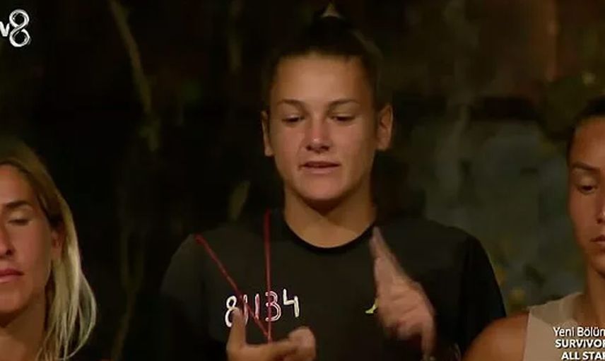 Survivor Nisa ve Nagihan birbirlerine girdi: Acun Ilıcalı konseyi yarıda kesmek zorunda kaldı