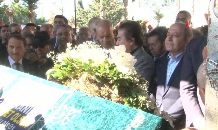 Halit Kıvanç'ın cenaze töreni yapıldı! Cenazedeki saygısızlık herkesi kızdırdı
