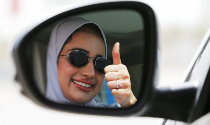 Suudi Arabistan’da 17 Yaşındaki Kızlar Ehliyet Alabilecek