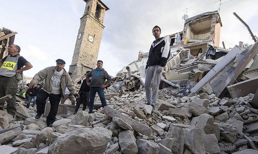 Korkutan deprem! 5.7 şiddetinde sallandılar insanlar sokağa çıktı