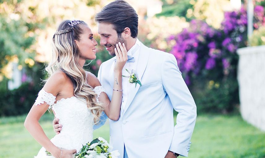 Şaka gibi olay! Düğün günü damat gelini konuklardan birisiyle aldattı kameraman her şeyi saniye saniye kaydetti