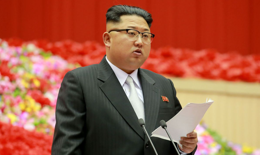 Çılgın Diktatör Kim Jong-un Halkın Önünde Yine Bir Can Aldı