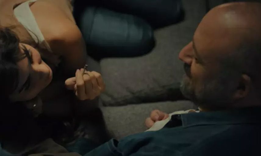 Tuba Büyüküstün ve Halit Ergenç'ten yeni dizi: Fragmandaki yakınlaşma sahnesi dikkat çekti!