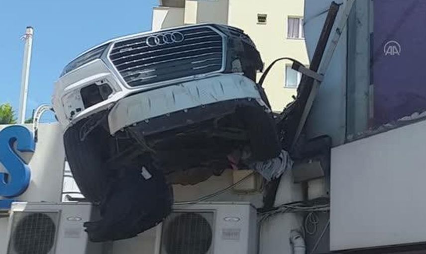 İstanbul Çekmeköy'de sürücü dehşeti! Kaldırımda yürüyen talihsiz kadın hayatını kaybetti