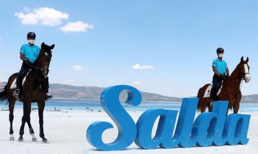 Salda Gölü'nün Doğal Yapısını Korumak İçin Atlı Jandarmalar Görev Yapacak