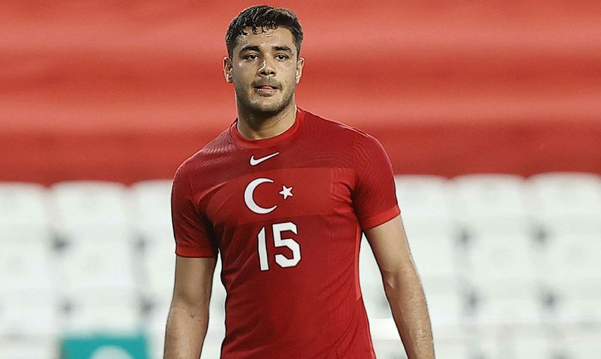 Şampiyon Trabzonspor, A Milli Takım'ın formasını terleten Ozan Kabak'ı transferde gözüne kestirdi!