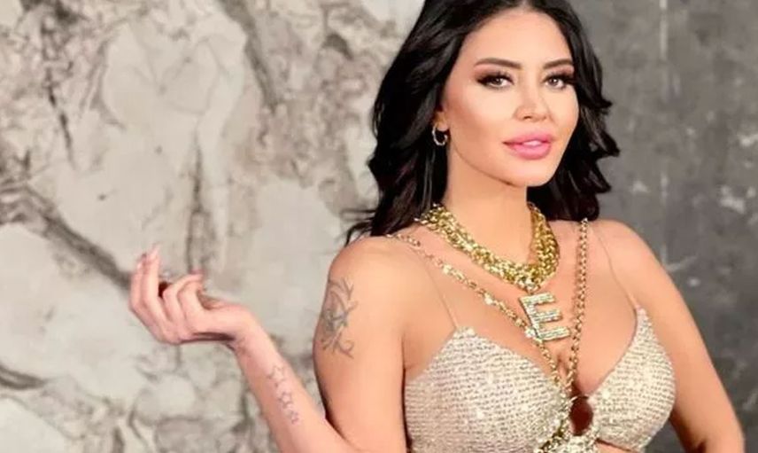 Şarkıcı Ebru Polat bu sefer öyle bir itirafla gündeme geldi ki yer yerinden salladı! "Eski sevgilimle bir AVM'nin bebek emzirme odasında birlikte oldum..." Ne insanlar var ya