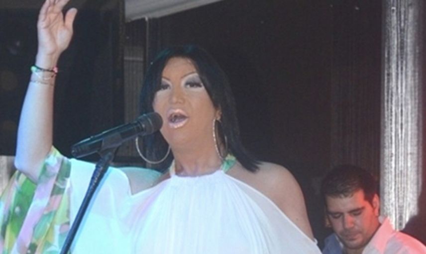 İzmir'de Bülent Ersoy'a Benzemek İçin 5 Yılda 10 Ameliyat Olan Suat Su