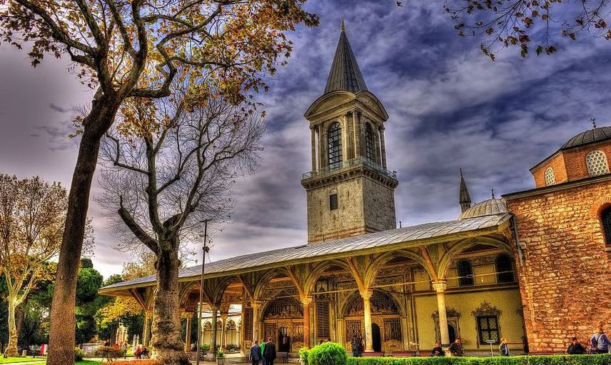 Topkapı Sarayı’nı Kim Yaptırdı?