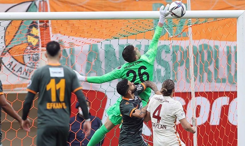 Galatasaray'ın Yeni Transferi Inaki Pena'nın Geleceği Hakkında Kritik Karar!
