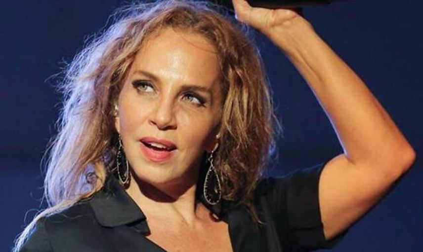 Sertep Erener'in konserine polis baskını ünlü şarkıcı neye uğradığını şaşırdı her şey bir anda oldu!