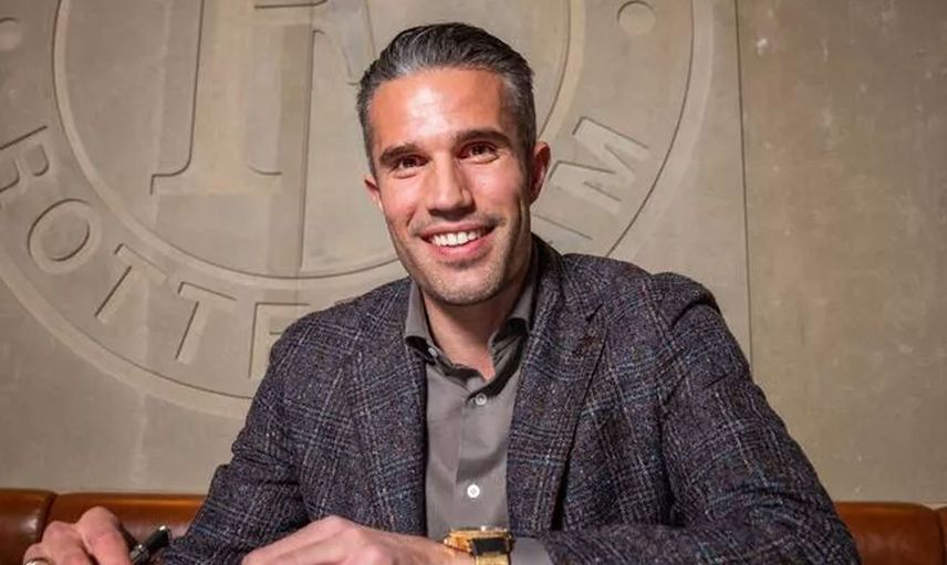 Fenerbahçe'nin eski yıldızı Robin van Persie, Cristiano Ronaldo'nun takımı Manchester United'da yardımcı antrenör olacak!