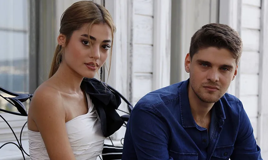 Simay Barlas ve İdris Nebi Taşkan’ın Aşk Pozu