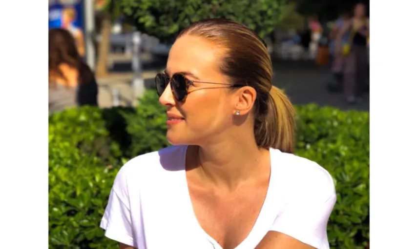 Simge Fıstıkoğlu'ndan Cesur Pozlar