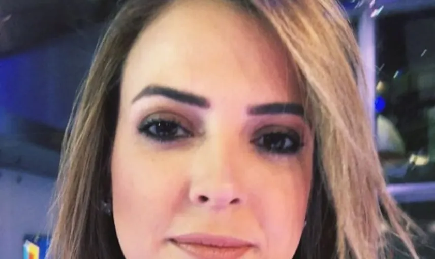 Simge Fıstıkoğlu'ndan Cesur Pozlar