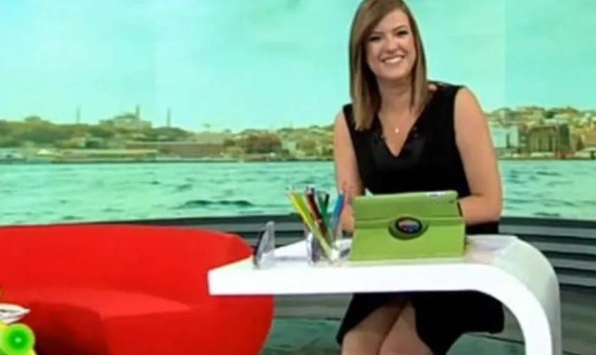 Simge Fıstıkoğlu'ndan Cesur Pozlar
