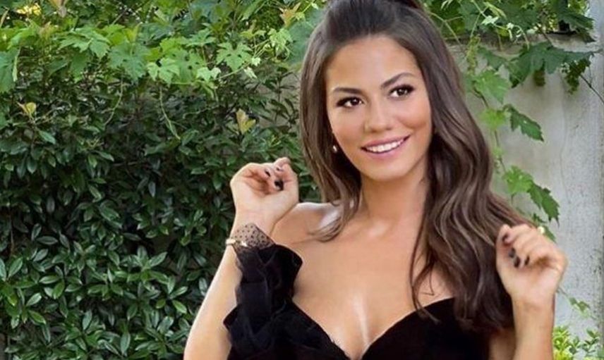Sokağa Üstsüz Çıkan Ünlüler Kervanına Demet Özdemir'de Katıldı