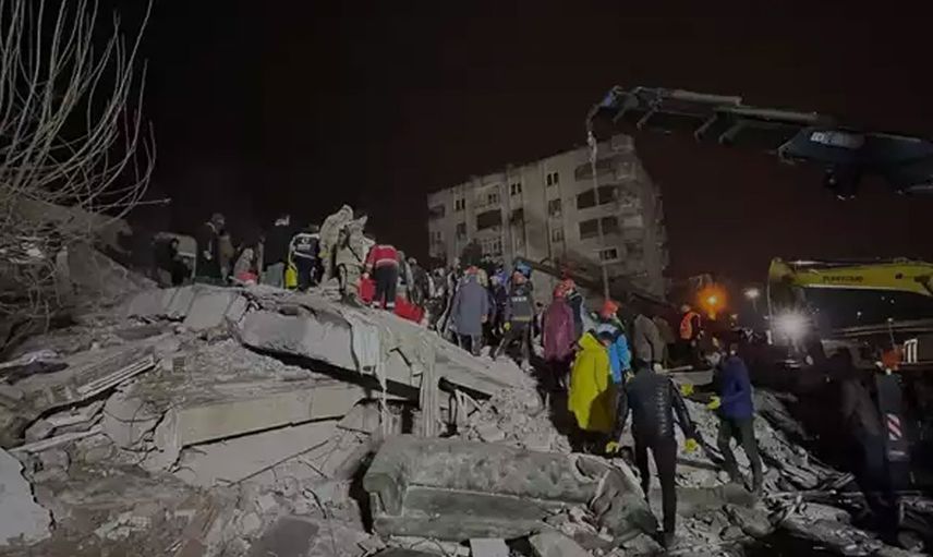 Son dakika! Hatay'da 6.3 büyüklüğünde deprem, yıkılan binalar var
