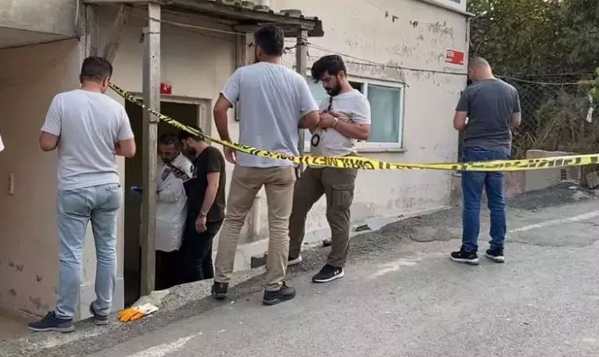 Sultangazi'de kan donduran olay! Kötü kokular üzerine gelen ev sahibi bazanın içinde gördüğü şeyle şoke oldu