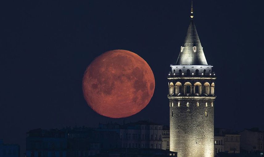 Süper Ay tutulmasında yaşanacak olan kehanetler tüylerini ürpertecek! Depremler ve salgınlar kapıda mı?