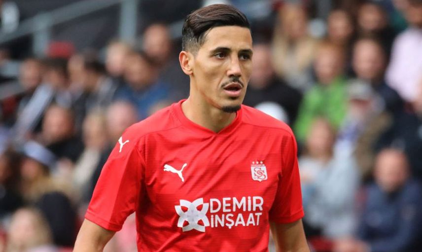 Süper Lig ekibi Sivasspor'un oyuncusu Faycal Fajr takımdan ayrıldı! Futbolcu Suudi Arabistan ekibi Al Wahda kulübüne transfer oldu
