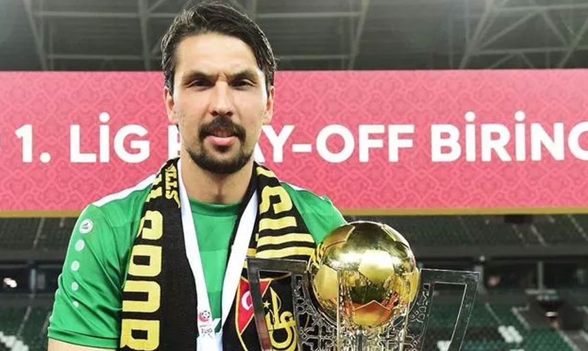 Süper Lig'e yükselen İstanbulspor'un kalecisi Alperen Uysal, Antalyaspor'a transfer oldu!