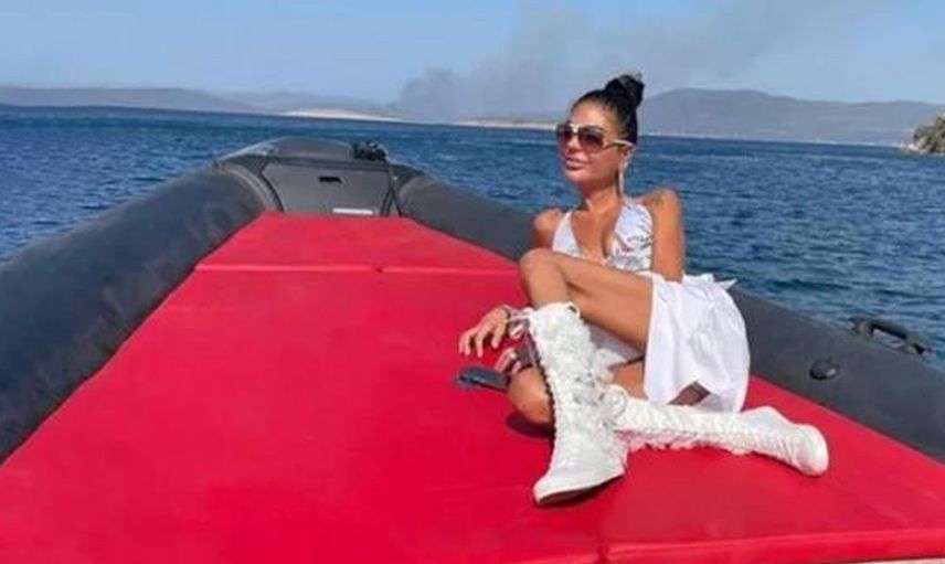 Süreyya Yalçın'dan Tepki Çeken Pozlar! Yangına Karşı Poz Verdi