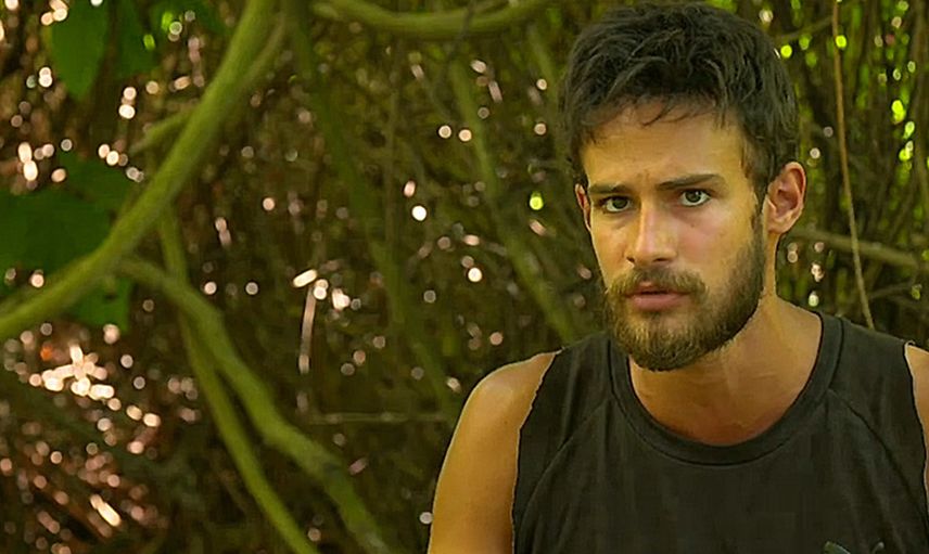 Survivor Batuhan, kız arkadaşıyla yatak odasından poz verdi takipçileri deliye döndü