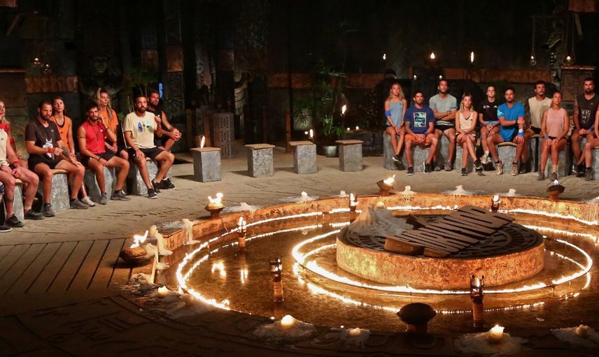 Survivor'da o anlar ekranlara verilmedi: Sercan'ın Nefise'ye yaptığı teklif ortalığı karıştırdı!