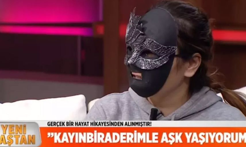 Esra Ezmeci ne diyeceğini bilemedi: Maskenin ardından öyle bir itirafta bulundu ki! ''Eşimin abisiyle...''